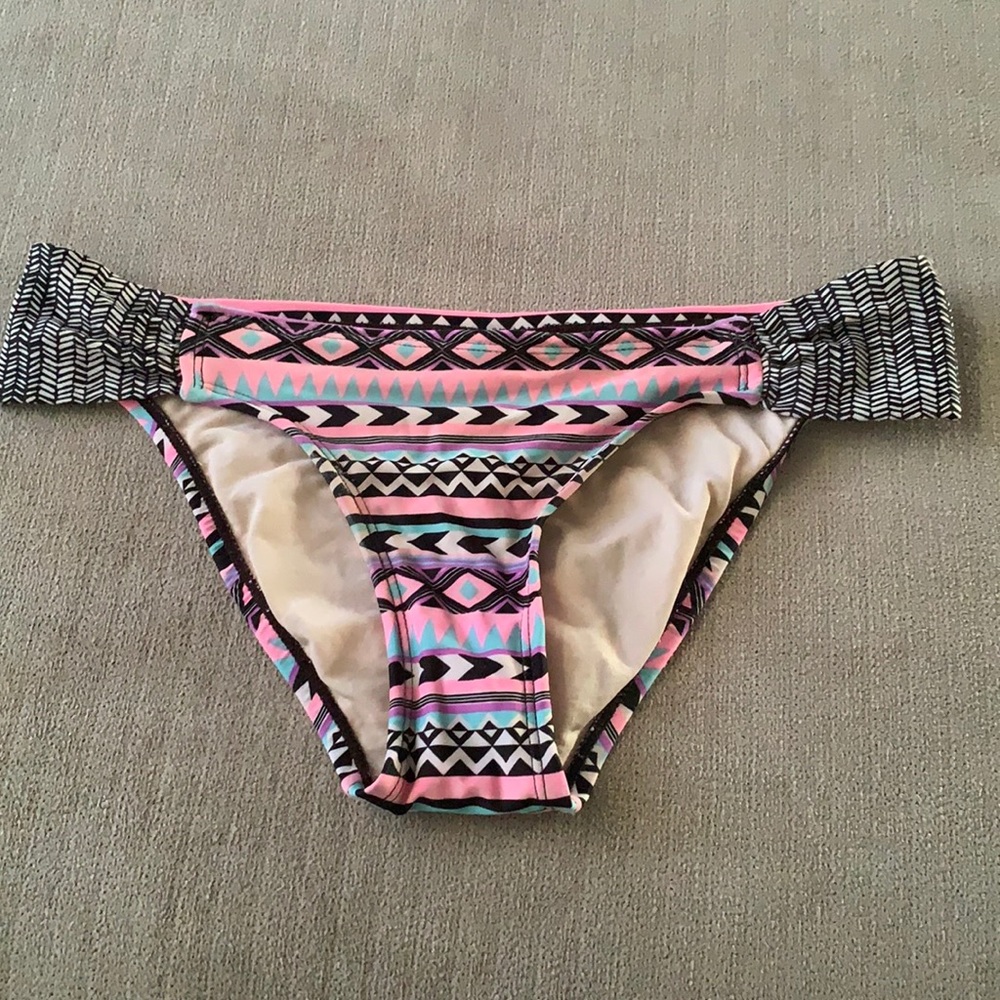 Women’s swimsuit bottoms